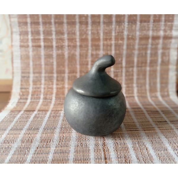 Longpi Black Pottery Sauce Pot